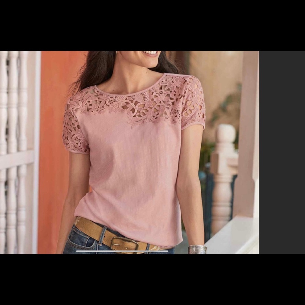 Sundance Crochet Pink Short Sleeve Top
Size Small